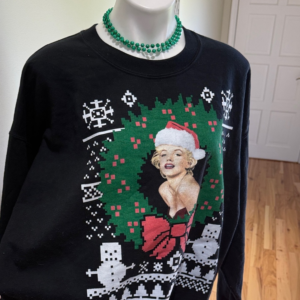 Marilyn Monroe Holiday Black Sweatshirt - Picture 6 of 10